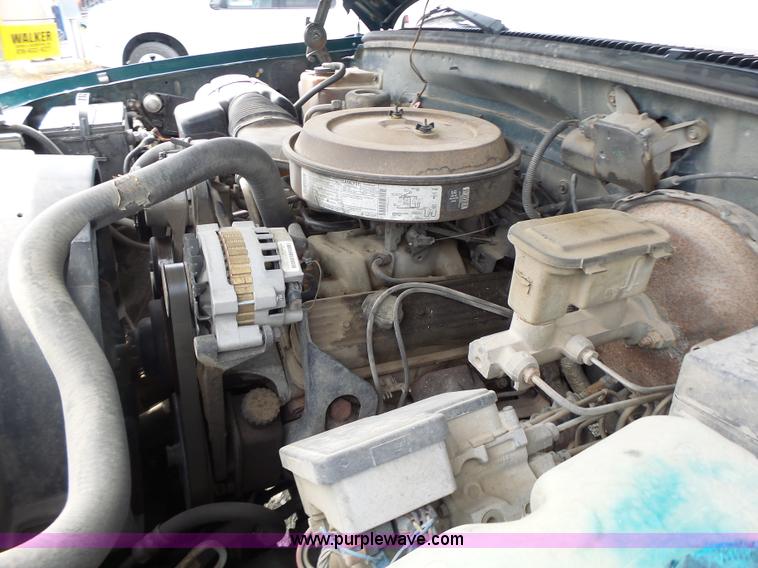 image for item L6231 1995 Chevrolet 2500HD pickup truck