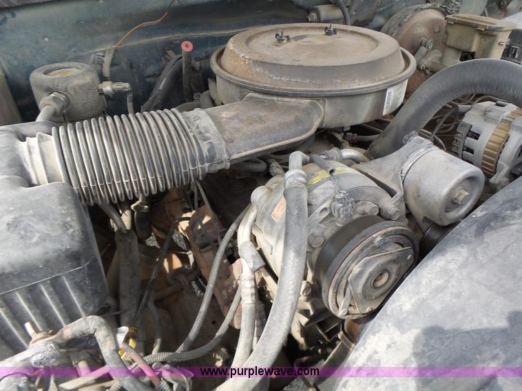 image for item L6231 1995 Chevrolet 2500HD pickup truck