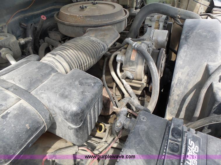 image for item L6231 1995 Chevrolet 2500HD pickup truck