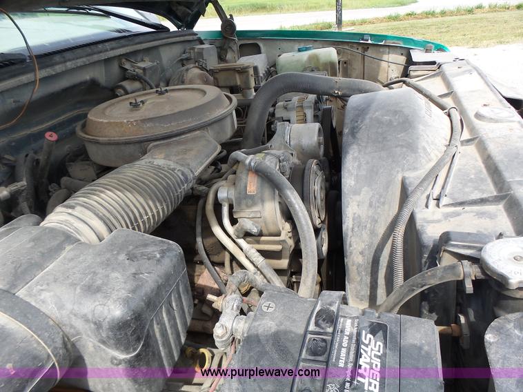 image for item L6231 1995 Chevrolet 2500HD pickup truck