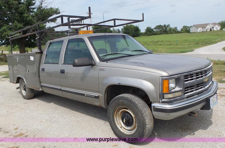 image for item L6232 2000 Chevrolet 3500 Crew Cab utility truck