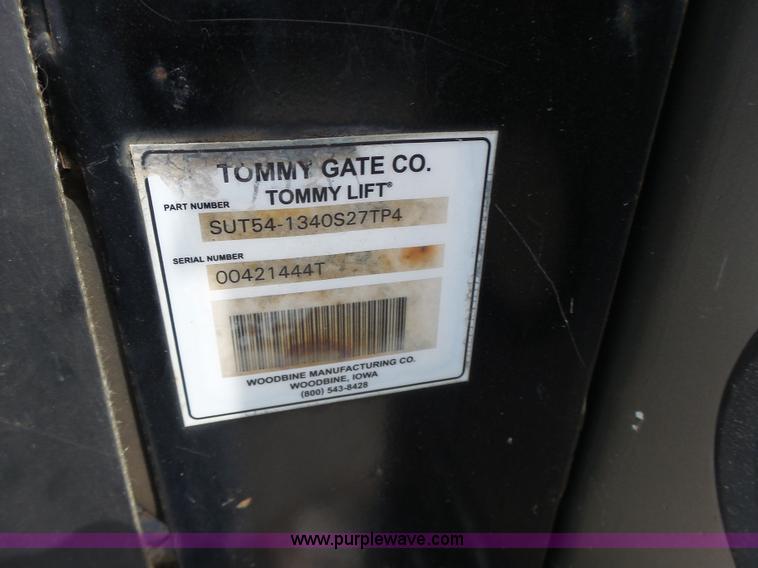 image for item L6232 2000 Chevrolet 3500 Crew Cab utility truck