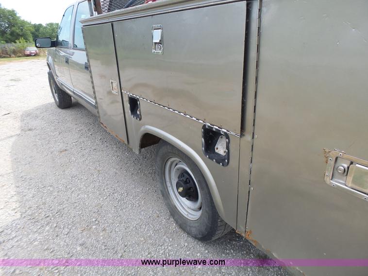 image for item L6232 2000 Chevrolet 3500 Crew Cab utility truck