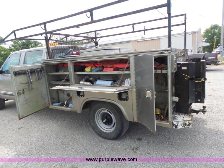 image for item L6232 2000 Chevrolet 3500 Crew Cab utility truck