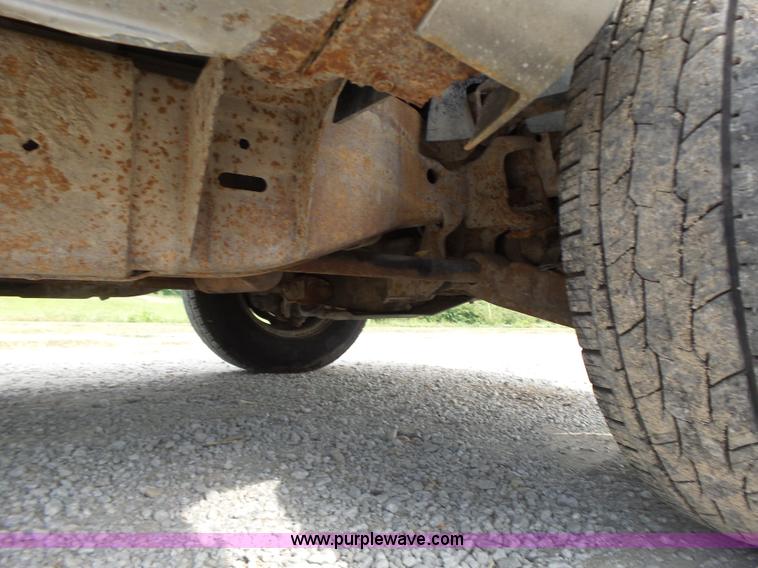 image for item L6232 2000 Chevrolet 3500 Crew Cab utility truck