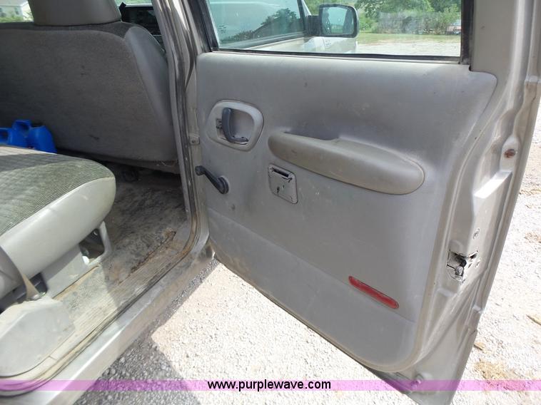 image for item L6232 2000 Chevrolet 3500 Crew Cab utility truck