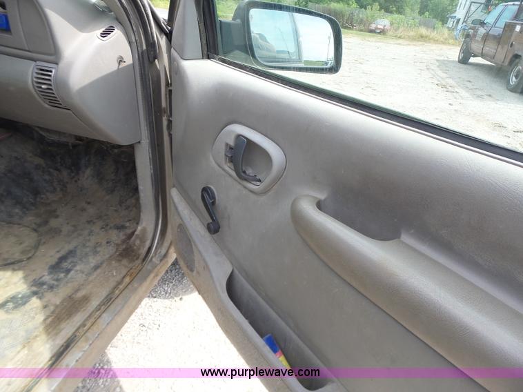 image for item L6232 2000 Chevrolet 3500 Crew Cab utility truck