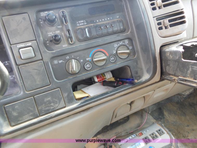 image for item L6232 2000 Chevrolet 3500 Crew Cab utility truck