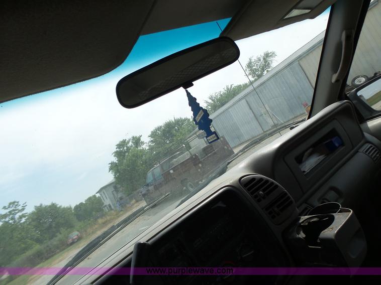 image for item L6232 2000 Chevrolet 3500 Crew Cab utility truck