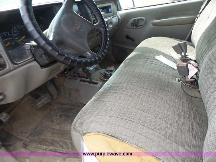 image for item L6232 2000 Chevrolet 3500 Crew Cab utility truck