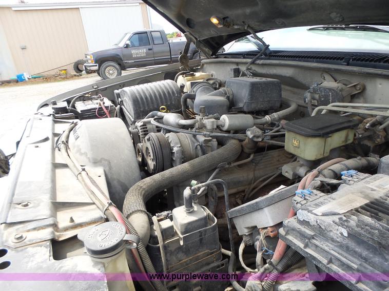 image for item L6232 2000 Chevrolet 3500 Crew Cab utility truck