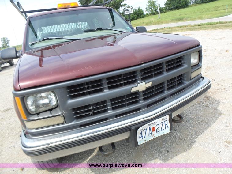 image for item L6233 1998 Chevrolet 3500 Crew Cab utility truck