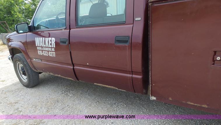 image for item L6233 1998 Chevrolet 3500 Crew Cab utility truck