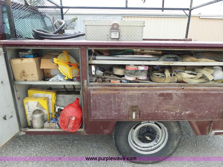 image for item L6233 1998 Chevrolet 3500 Crew Cab utility truck