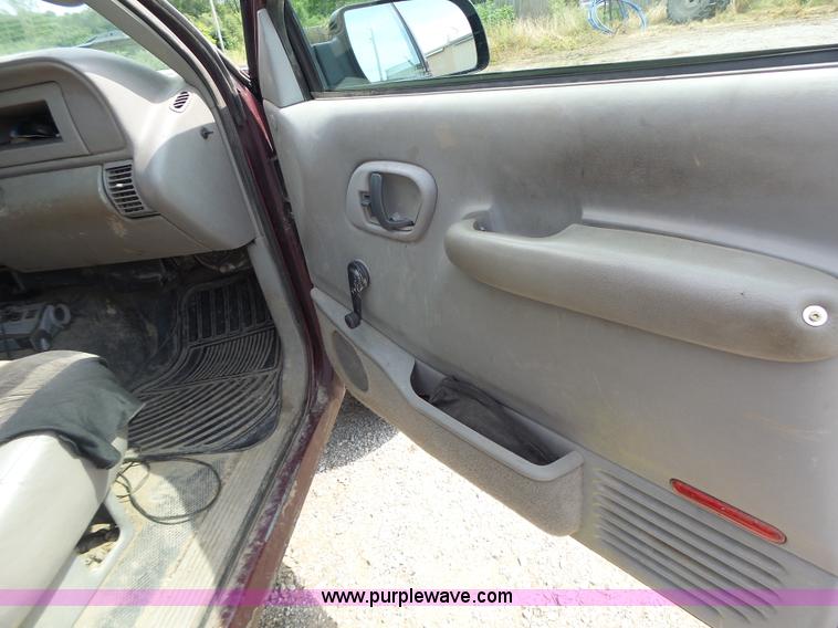 image for item L6233 1998 Chevrolet 3500 Crew Cab utility truck