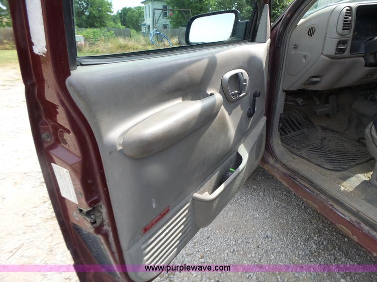 image for item L6233 1998 Chevrolet 3500 Crew Cab utility truck