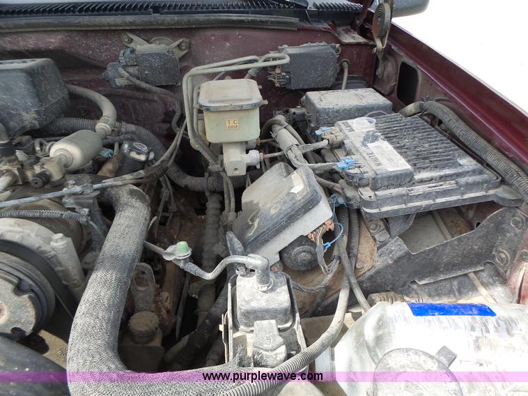 image for item L6233 1998 Chevrolet 3500 Crew Cab utility truck