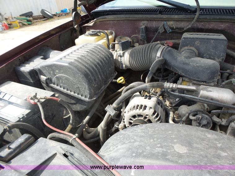 image for item L6233 1998 Chevrolet 3500 Crew Cab utility truck