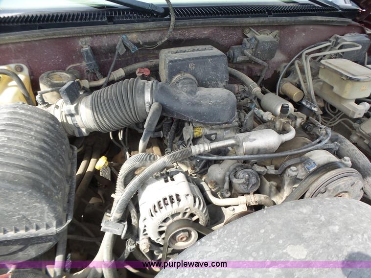 image for item L6233 1998 Chevrolet 3500 Crew Cab utility truck