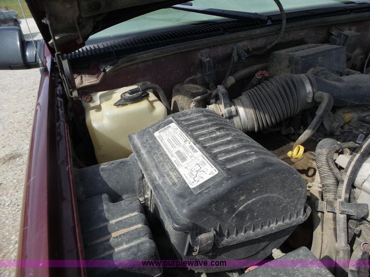 image for item L6233 1998 Chevrolet 3500 Crew Cab utility truck