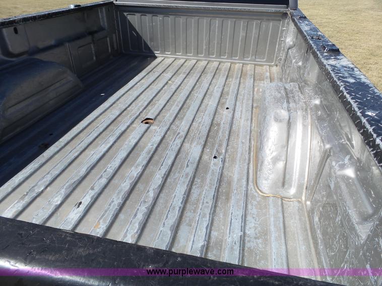 image for item L6598 2003 Chevrolet Silverado 2500HD Crew Cab pickup truck