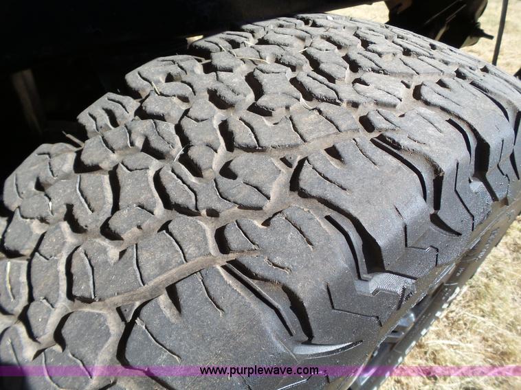 image for item L6598 2003 Chevrolet Silverado 2500HD Crew Cab pickup truck