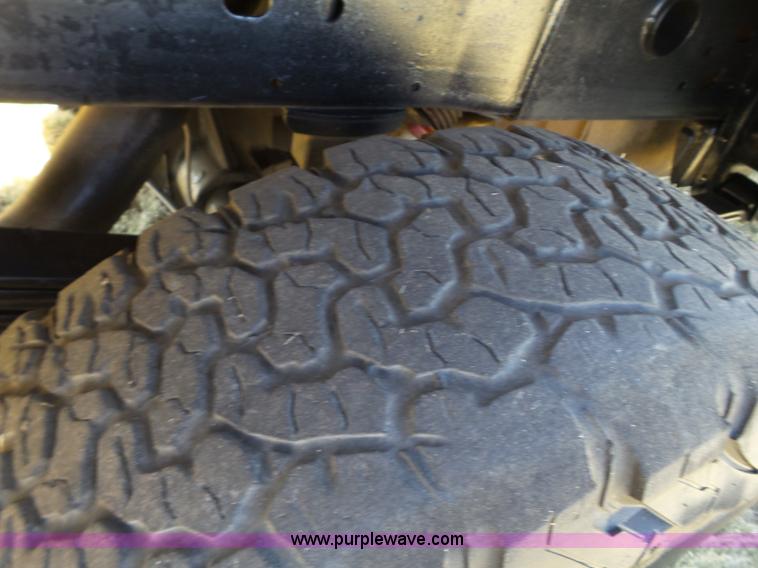 image for item L6598 2003 Chevrolet Silverado 2500HD Crew Cab pickup truck