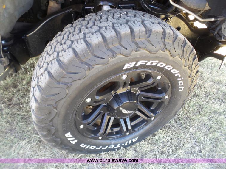 image for item L6598 2003 Chevrolet Silverado 2500HD Crew Cab pickup truck