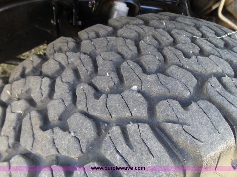 image for item L6598 2003 Chevrolet Silverado 2500HD Crew Cab pickup truck