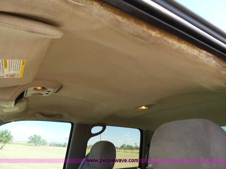 image for item L6598 2003 Chevrolet Silverado 2500HD Crew Cab pickup truck