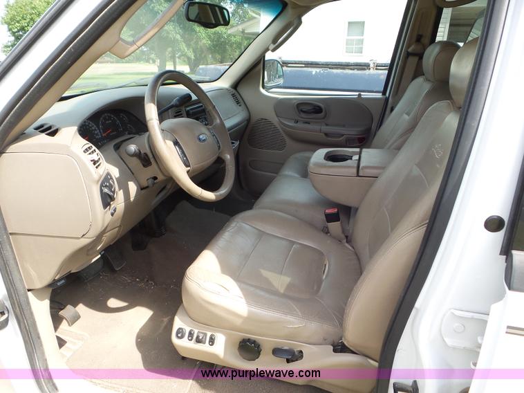 image for item L6867 2003 Ford F150 SuperCrew pickup truck