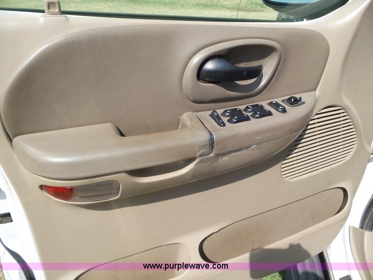 image for item L6867 2003 Ford F150 SuperCrew pickup truck