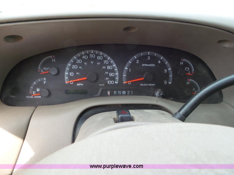 image for item L6867 2003 Ford F150 SuperCrew pickup truck