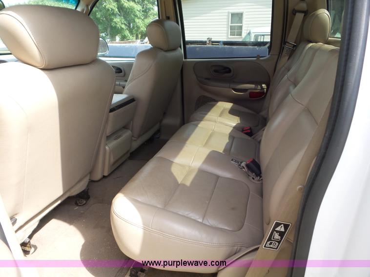 image for item L6867 2003 Ford F150 SuperCrew pickup truck