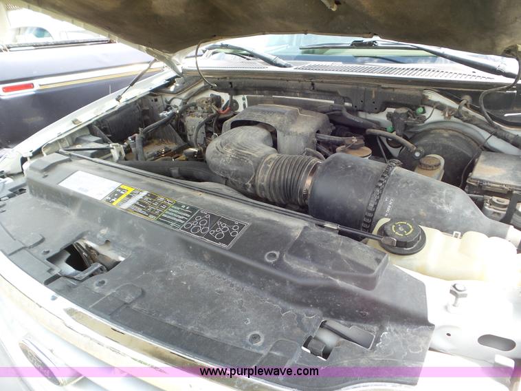 image for item L6867 2003 Ford F150 SuperCrew pickup truck