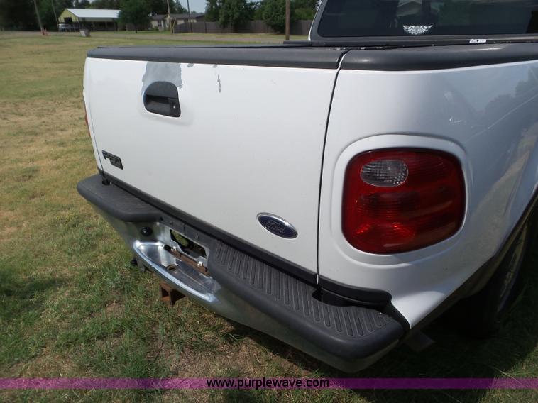 image for item L6867 2003 Ford F150 SuperCrew pickup truck