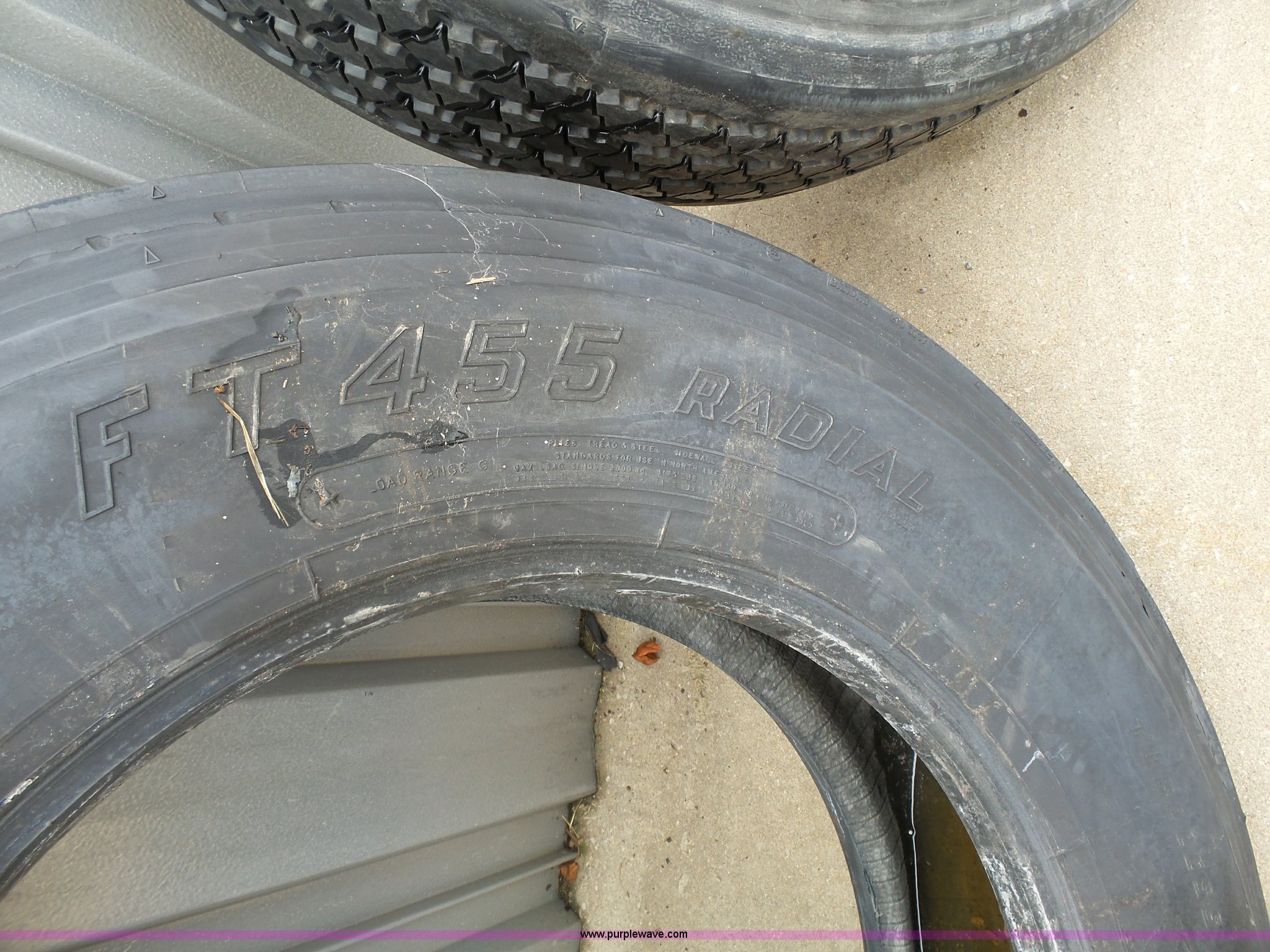 (5) tires in Emporia, KS Item BR9096 sold Purple Wave
