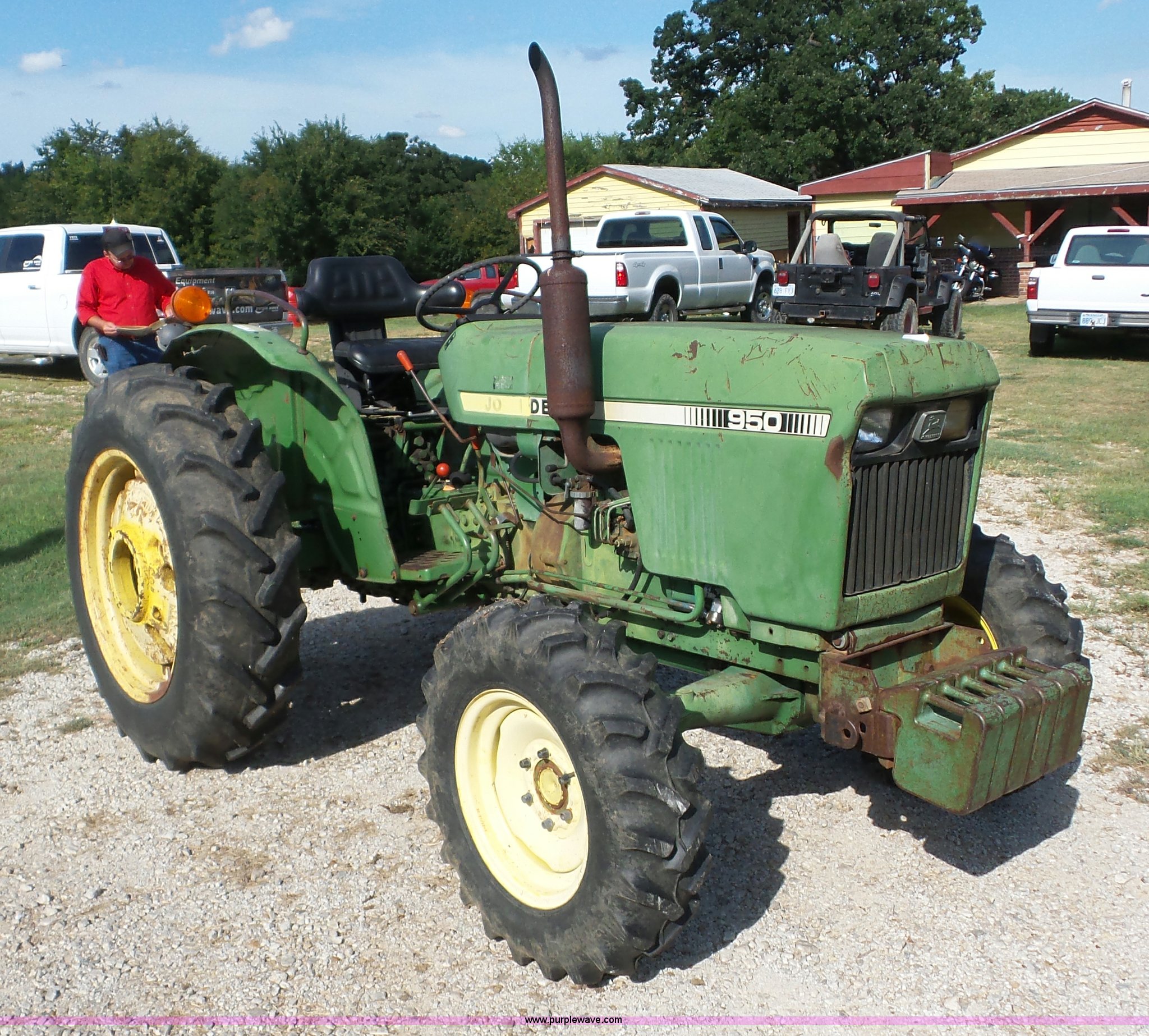 John Deere 950 MFWD tractor in Coffeyville, KS Item BZ9659 sold