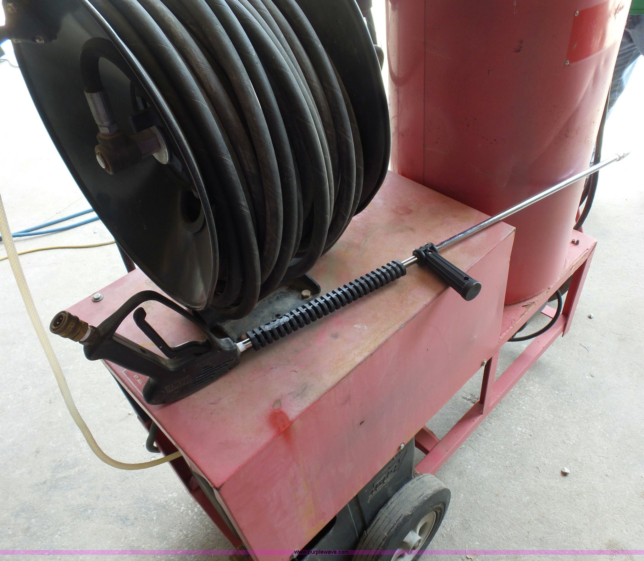 Hotsy 980A steam cleaner in Odessa, MO Item K1687 sold Purple Wave