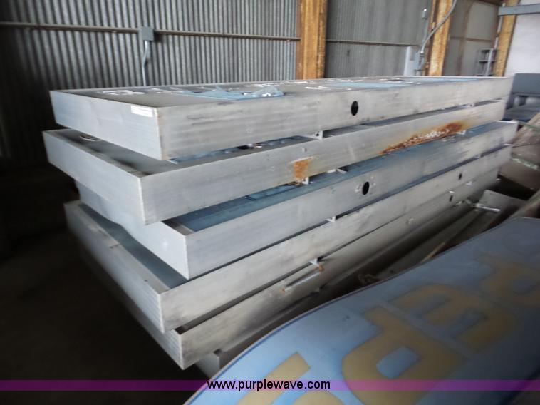 image for item AG9458 Scoreboards and signs