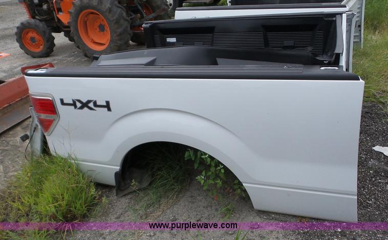 image for item AG9486 2013 Ford F150 pickup truck bed