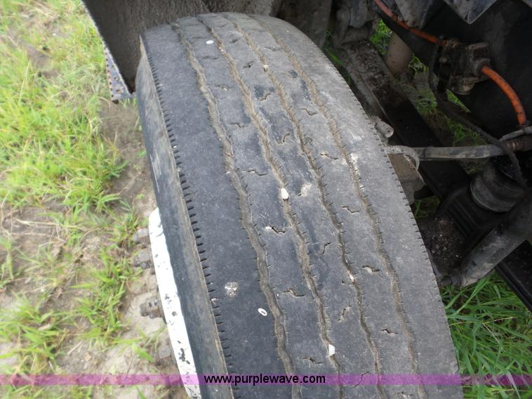 image for item AG9489 2006 Ford F650 Super Duty dump truck