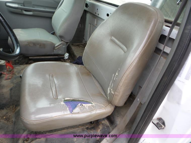 image for item AG9489 2006 Ford F650 Super Duty dump truck