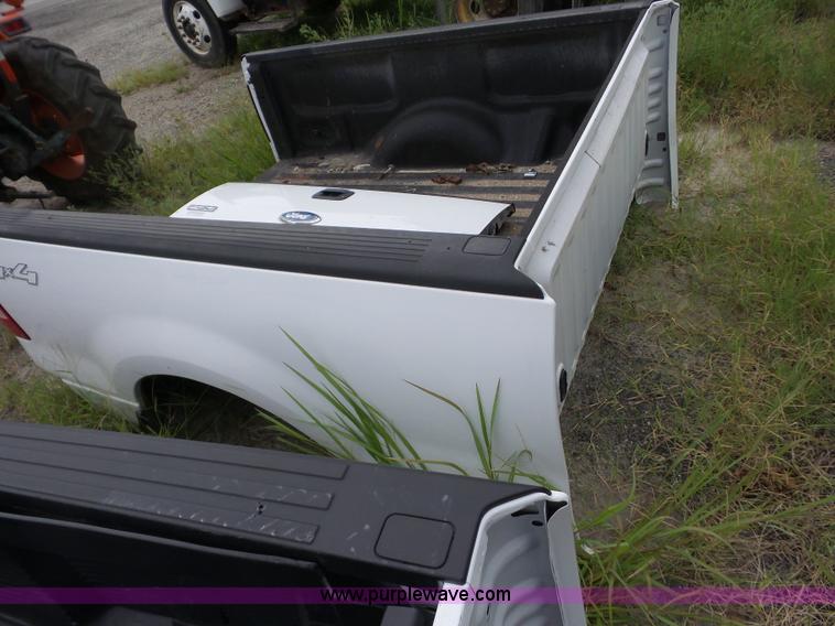 image for item AG9490 2006 Ford F150 pickup truck bed