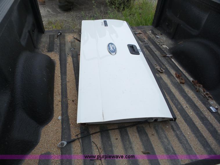 image for item AG9490 2006 Ford F150 pickup truck bed