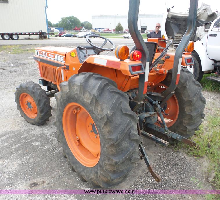 image for item AG9491 1988 Kubota L2850 tractor