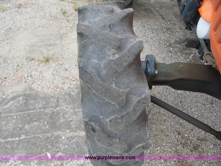 image for item AG9491 1988 Kubota L2850 tractor