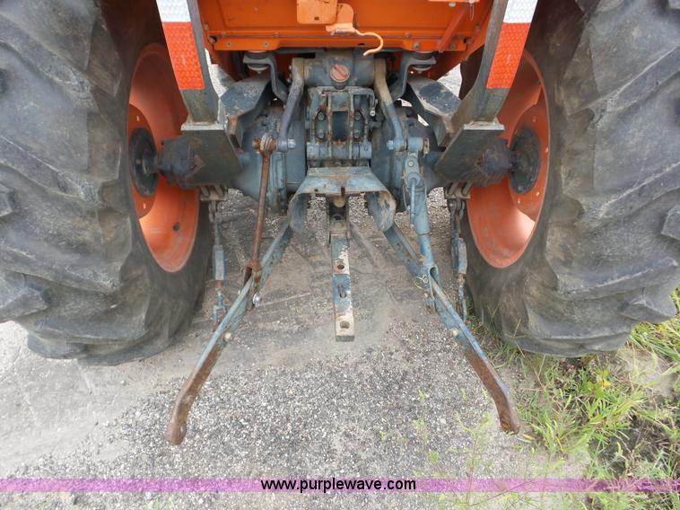 image for item AG9491 1988 Kubota L2850 tractor