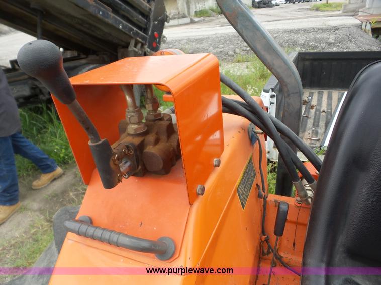 image for item AG9491 1988 Kubota L2850 tractor