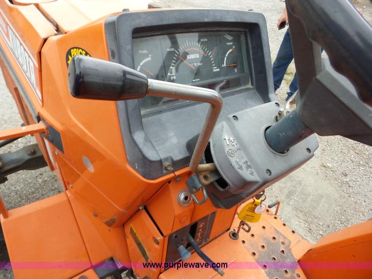 image for item AG9491 1988 Kubota L2850 tractor